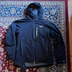 Mountain Hardware Men’s ski jacket. Size large. Black.